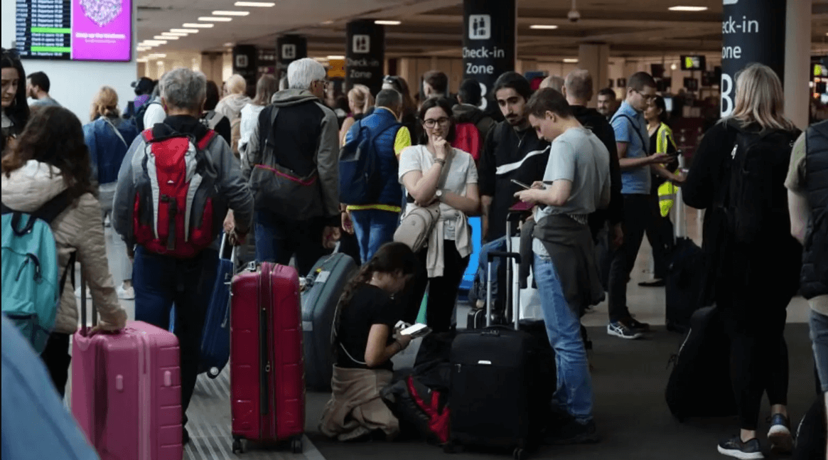 sboj-sistem-aeroport2 Глобальный сбой Microsoft: сколько продлится хаос и что делать