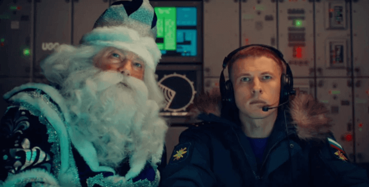 ded-Moroz-i-PVO В России Дед Мороз «сбил» Санту, в Беларуси запретили Jingle Bells: новогодний “железный занавес”